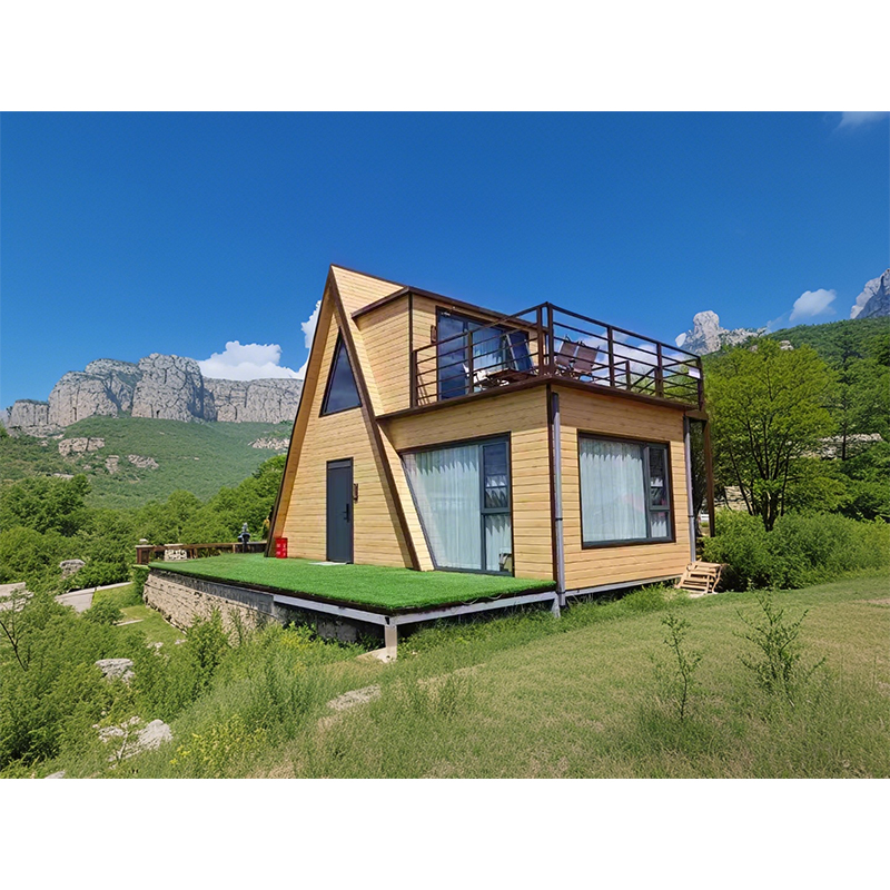 How should the roof system of a steel structure mobile villa be designed to achieve efficient drainage and leak prevention?